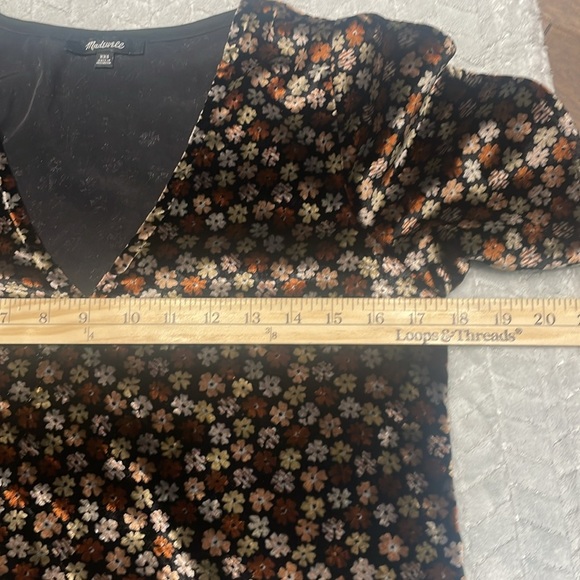 Madewell Velvet Floral Ruffle Short Sleeve Blouse - Picture 7 of 8